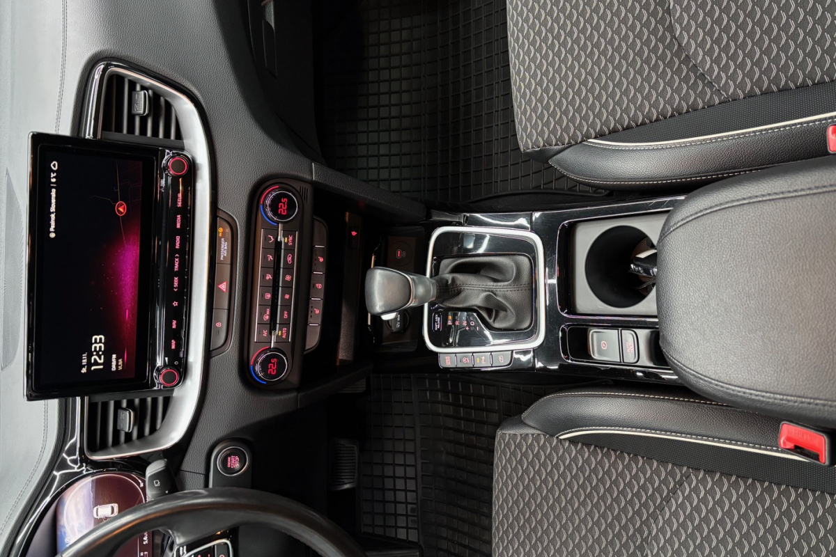 Ponuka vozidiel / Kia Ceed SW 1.6 CRDi MHEV Platinum A/T - video