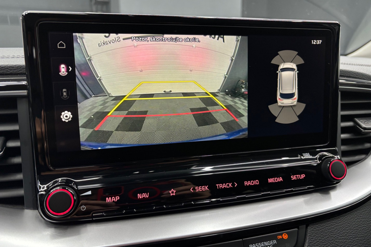 Ponuka vozidiel / Kia Ceed SW 1.6 CRDi MHEV Platinum A/T - video Ponuka vozidiel / Kia Ceed SW 1.6 CRDi MHEV Platinum A/T - video