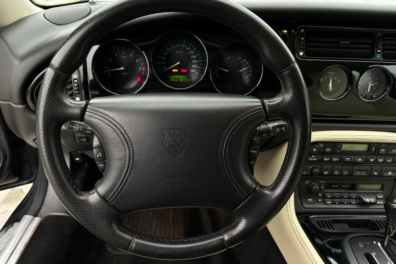  Ponuka vozidiel / Jaguar XK XK8 4.0 Coupé - video