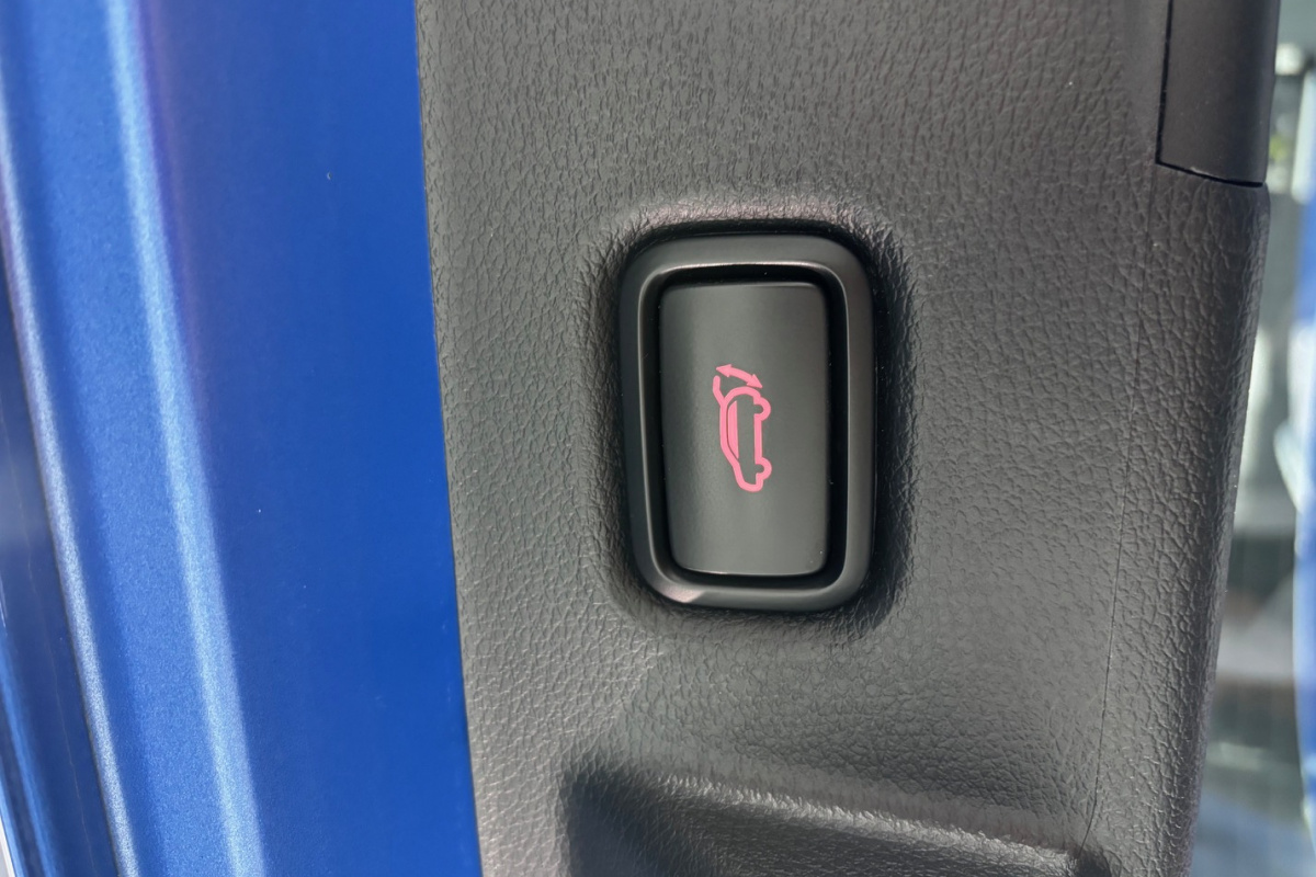 Ponuka vozidiel / Kia Ceed SW 1.6 CRDi MHEV Platinum A/T - video Ponuka vozidiel / Kia Ceed SW 1.6 CRDi MHEV Platinum A/T - video