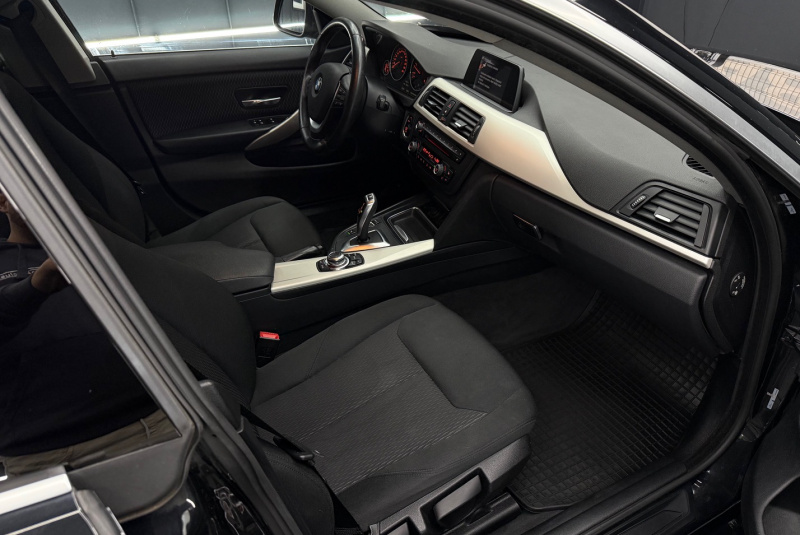  Ponuka vozidiel / BMW Rad 4 Gran Coupé 418d A/T - video