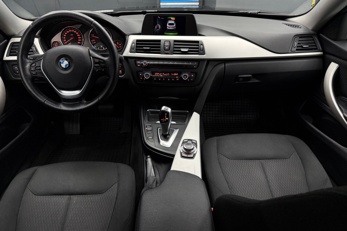 Ponuka vozidiel / BMW Rad 4 Gran Coupé 418d A/T - video Ponuka vozidiel / BMW Rad 4 Gran Coupé 418d A/T - video