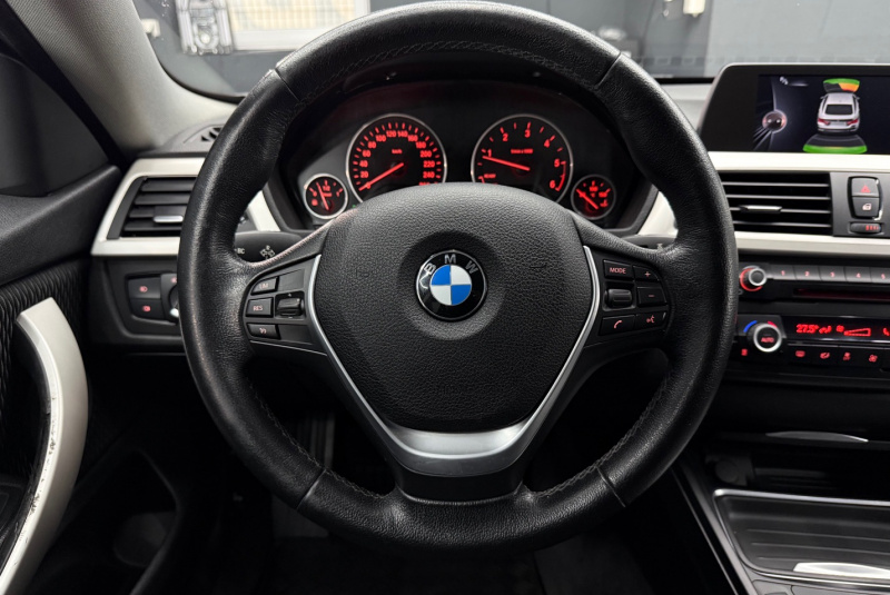 Ponuka vozidiel / BMW Rad 4 Gran Coupé 418d A/T - video Ponuka vozidiel / BMW Rad 4 Gran Coupé 418d A/T - video