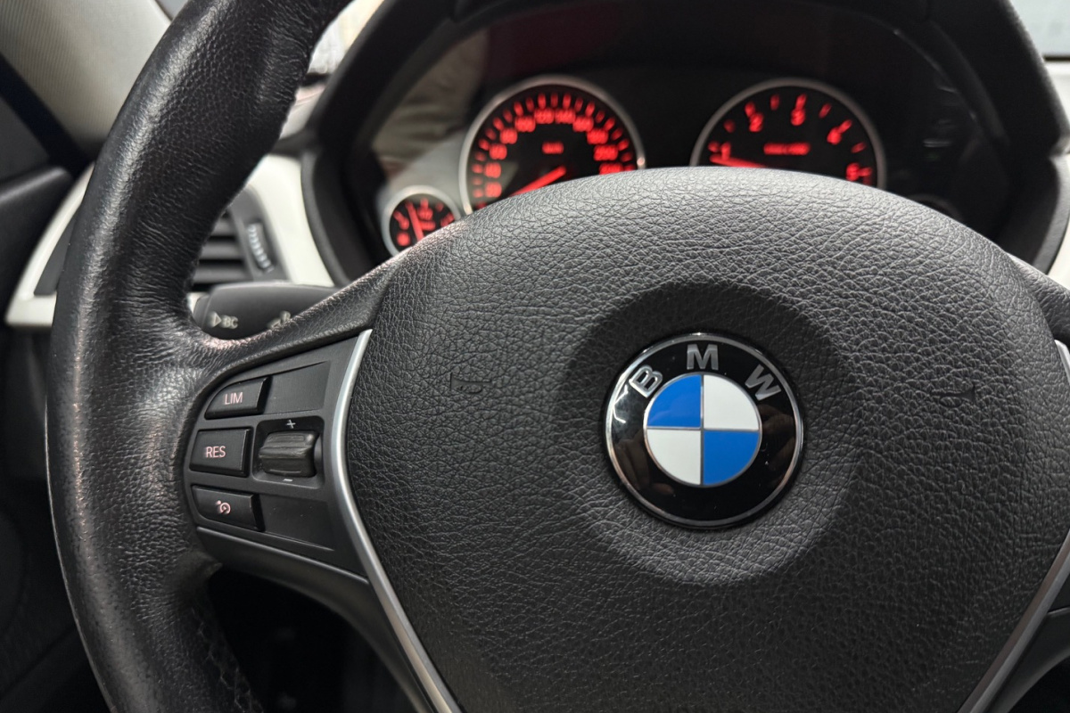 Ponuka vozidiel / BMW Rad 4 Gran Coupé 418d A/T - video