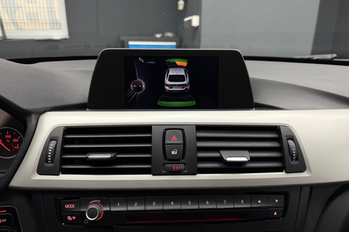 Ponuka vozidiel / BMW Rad 4 Gran Coupé 418d A/T - video