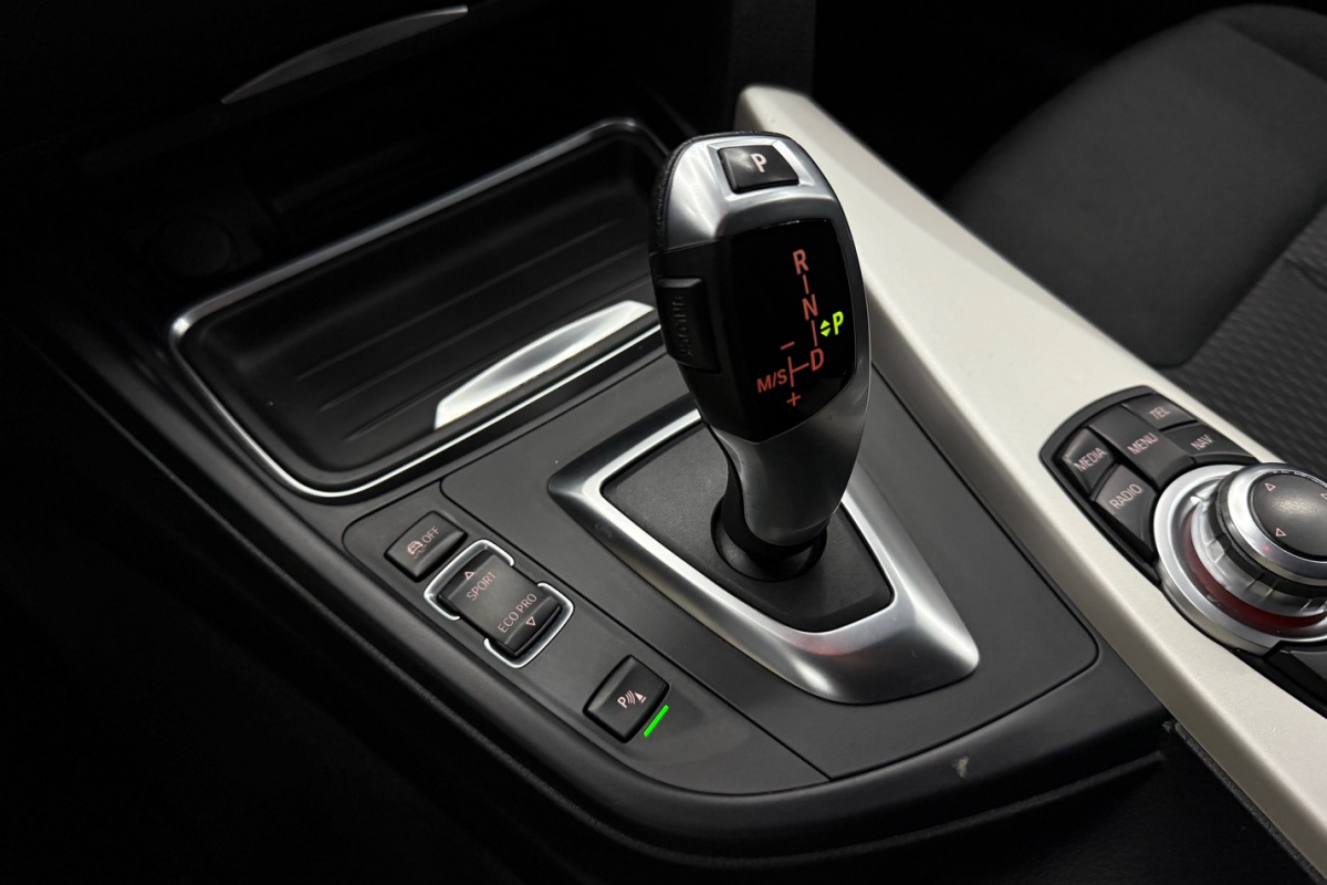 Ponuka vozidiel / BMW Rad 4 Gran Coupé 418d A/T - video