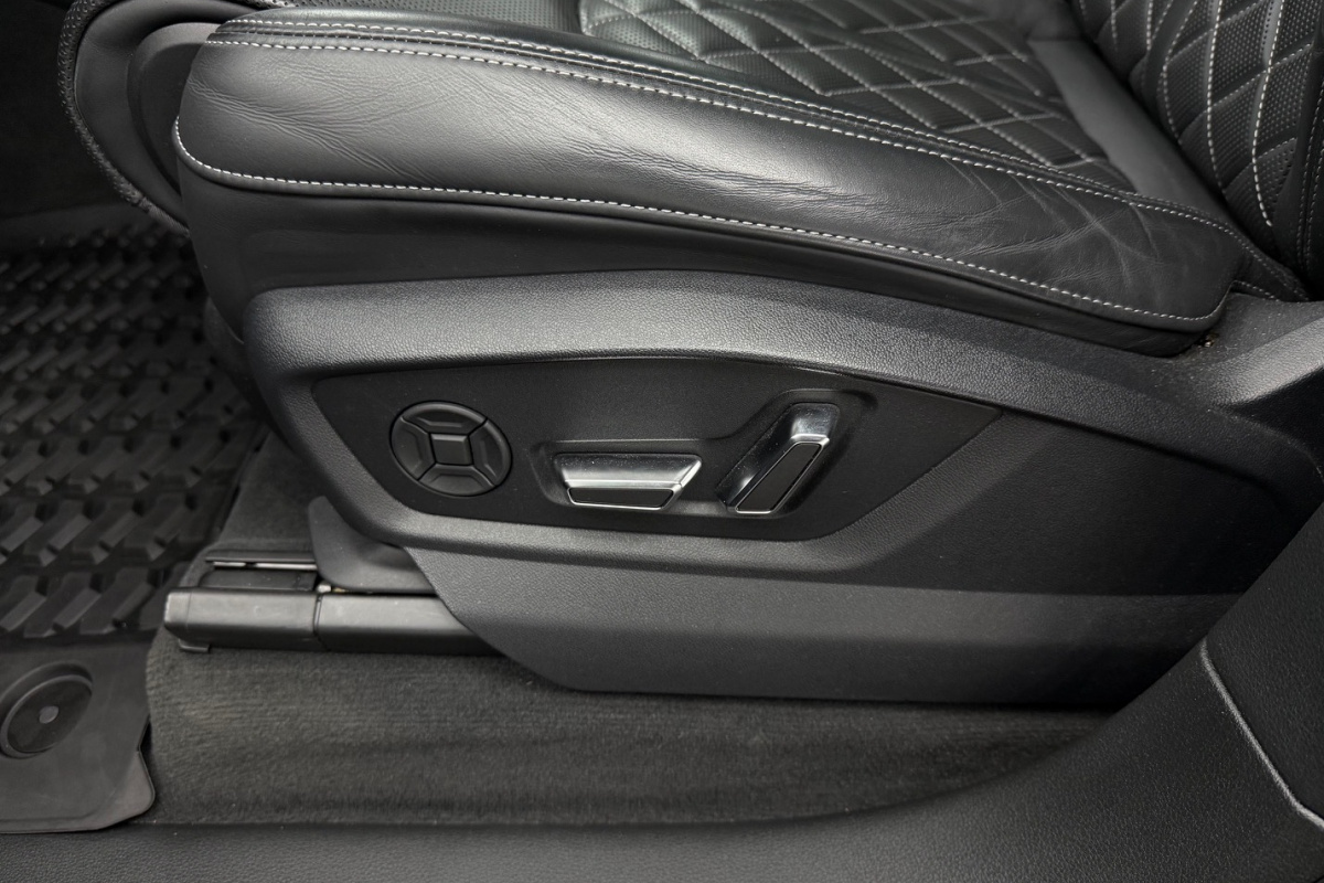 Ponuka vozidiel / Audi Q7 50 3.0 TDI mHEV S line quattro tiptronic - video