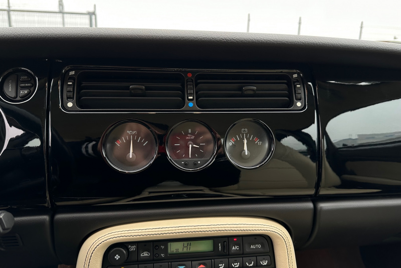 Ponuka vozidiel / Jaguar XK XK8 4.0 Coupé - video Ponuka vozidiel / Jaguar XK XK8 4.0 Coupé - video