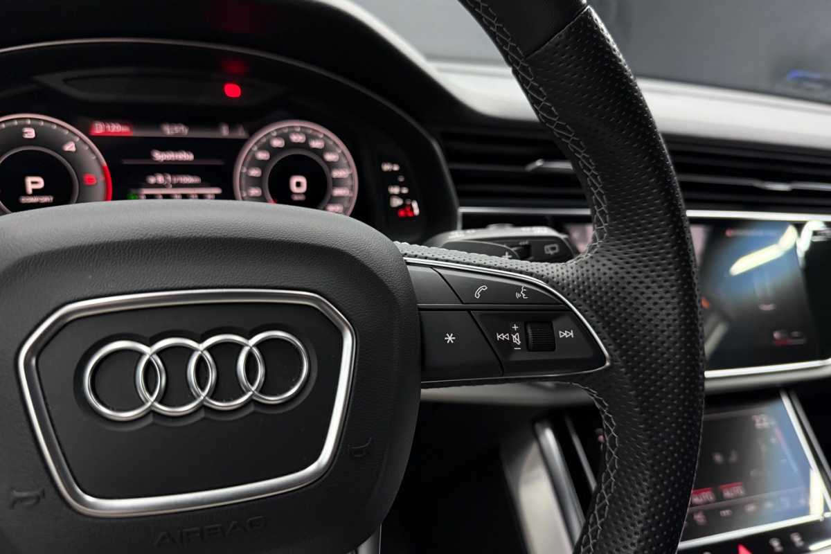 Ponuka vozidiel / Audi Q7 50 3.0 TDI mHEV S line quattro tiptronic - video