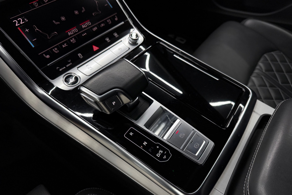 Ponuka vozidiel / Audi Q7 50 3.0 TDI mHEV S line quattro tiptronic - video