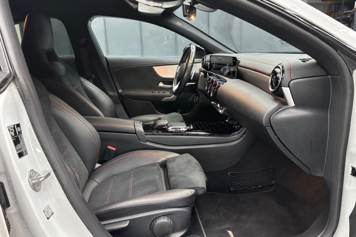 Ponuka vozidiel / Mercedes-Benz CLA Kupé 180 d A/T - video