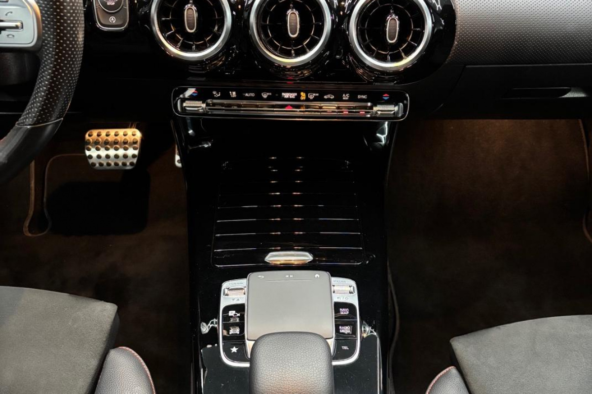 Ponuka vozidiel / Mercedes-Benz CLA Kupé 180 d A/T - video