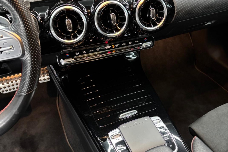 Ponuka vozidiel / Mercedes-Benz CLA Kupé 180 d A/T - video Ponuka vozidiel / Mercedes-Benz CLA Kupé 180 d A/T - video