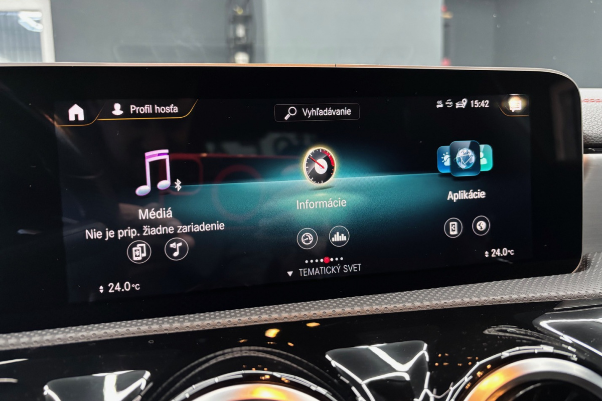 Ponuka vozidiel / Mercedes-Benz CLA Kupé 180 d A/T - video