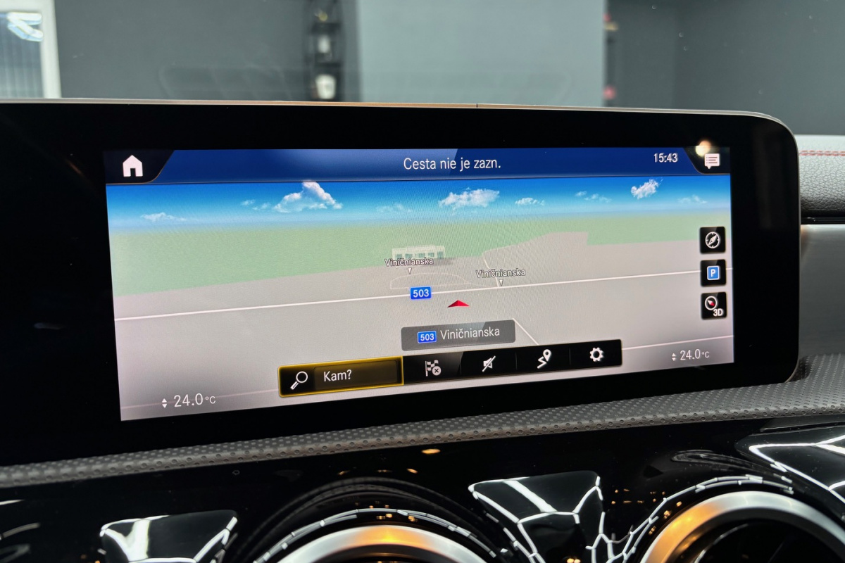 Ponuka vozidiel / Mercedes-Benz CLA Kupé 180 d A/T - video