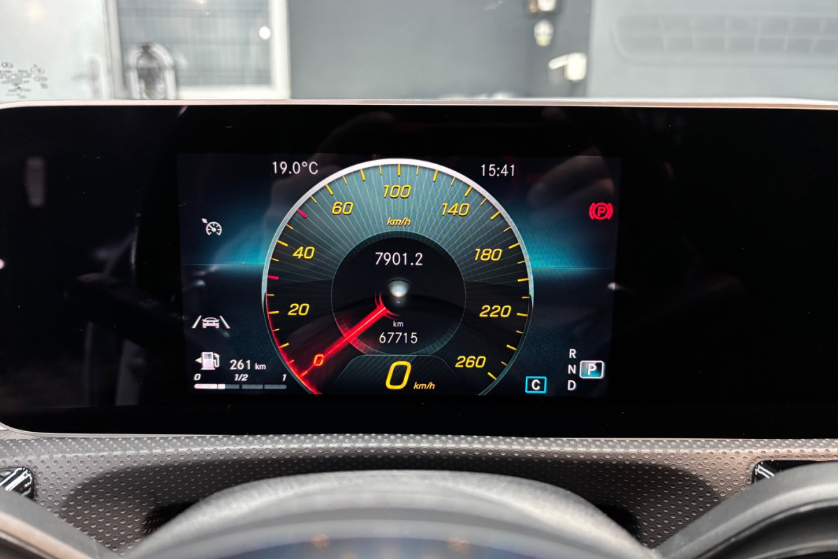 Ponuka vozidiel / Mercedes-Benz CLA Kupé 180 d A/T - video Ponuka vozidiel / Mercedes-Benz CLA Kupé 180 d A/T - video