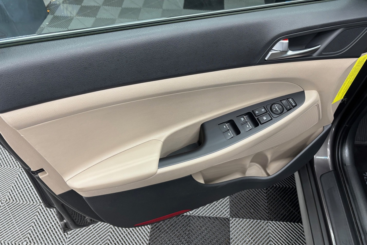 Ponuka vozidiel / Hyundai Tucson 1.6 T-GDi Premium 4x4 DTC - video