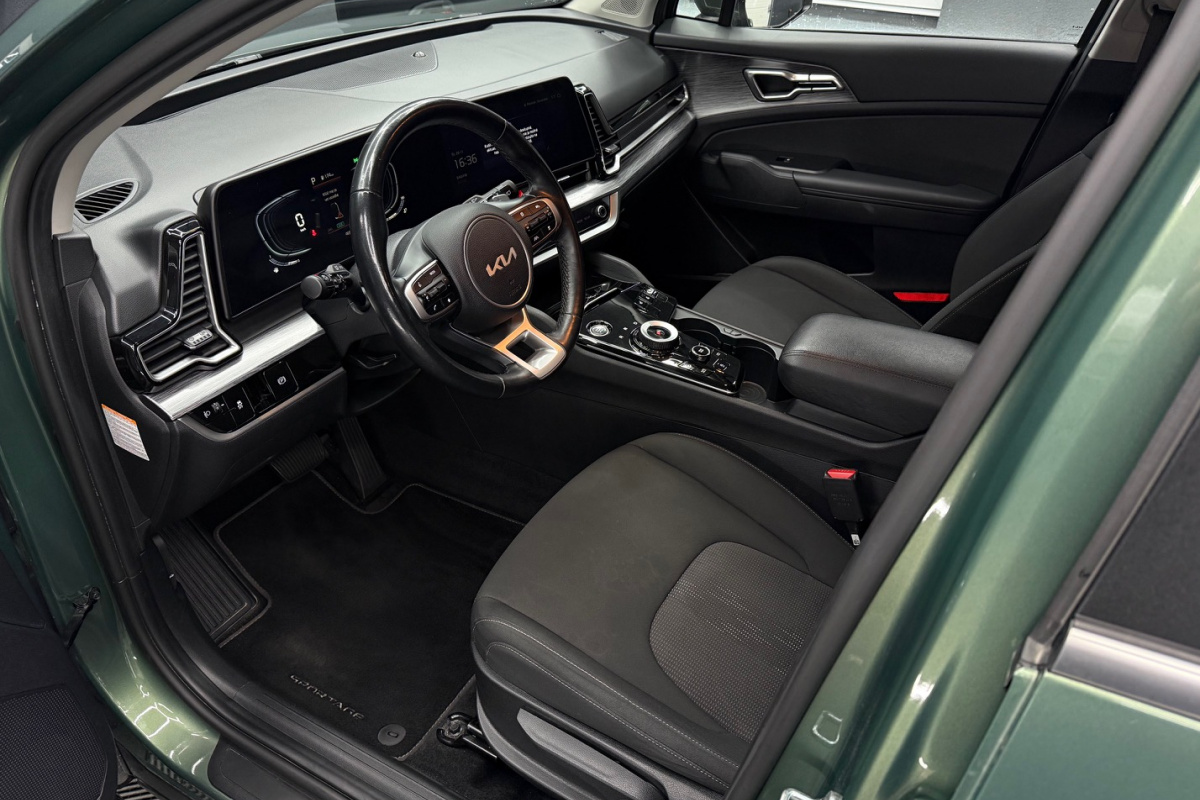 Ponuka vozidiel / Kia Sportage 1.6 H48V Gold - video