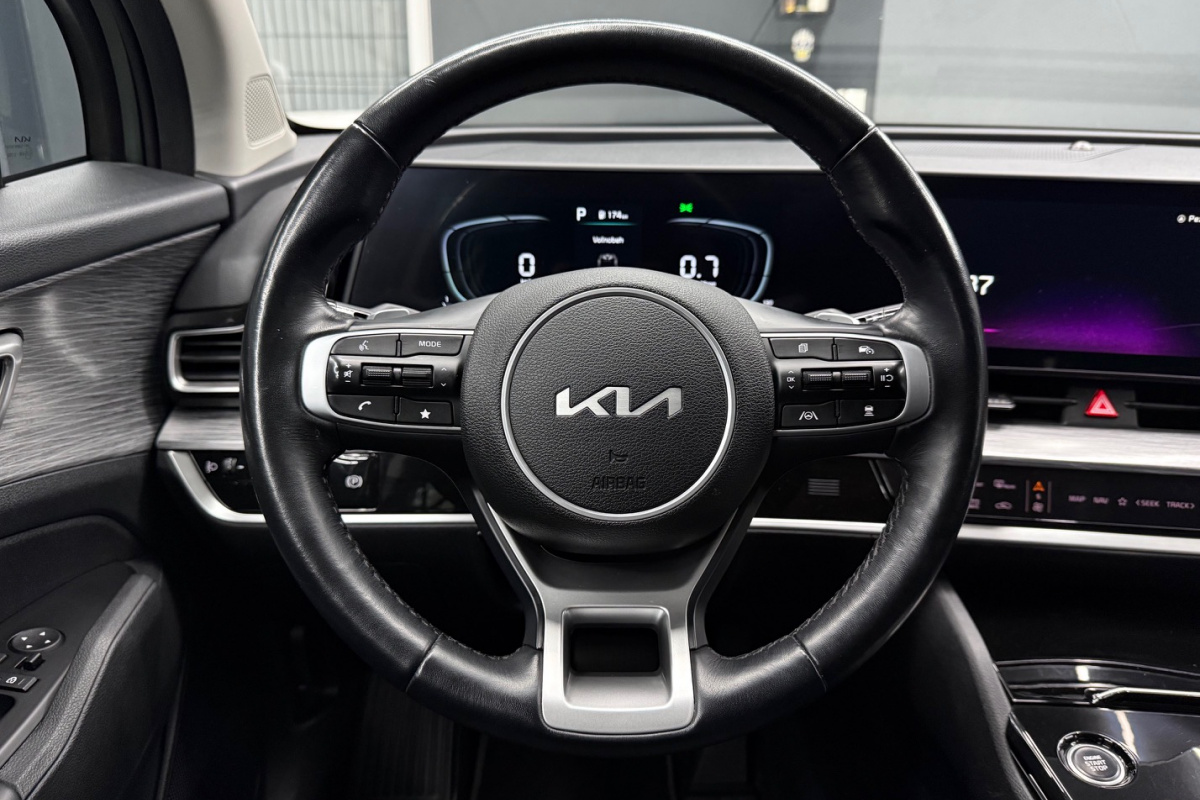 Ponuka vozidiel / Kia Sportage 1.6 H48V Gold - video