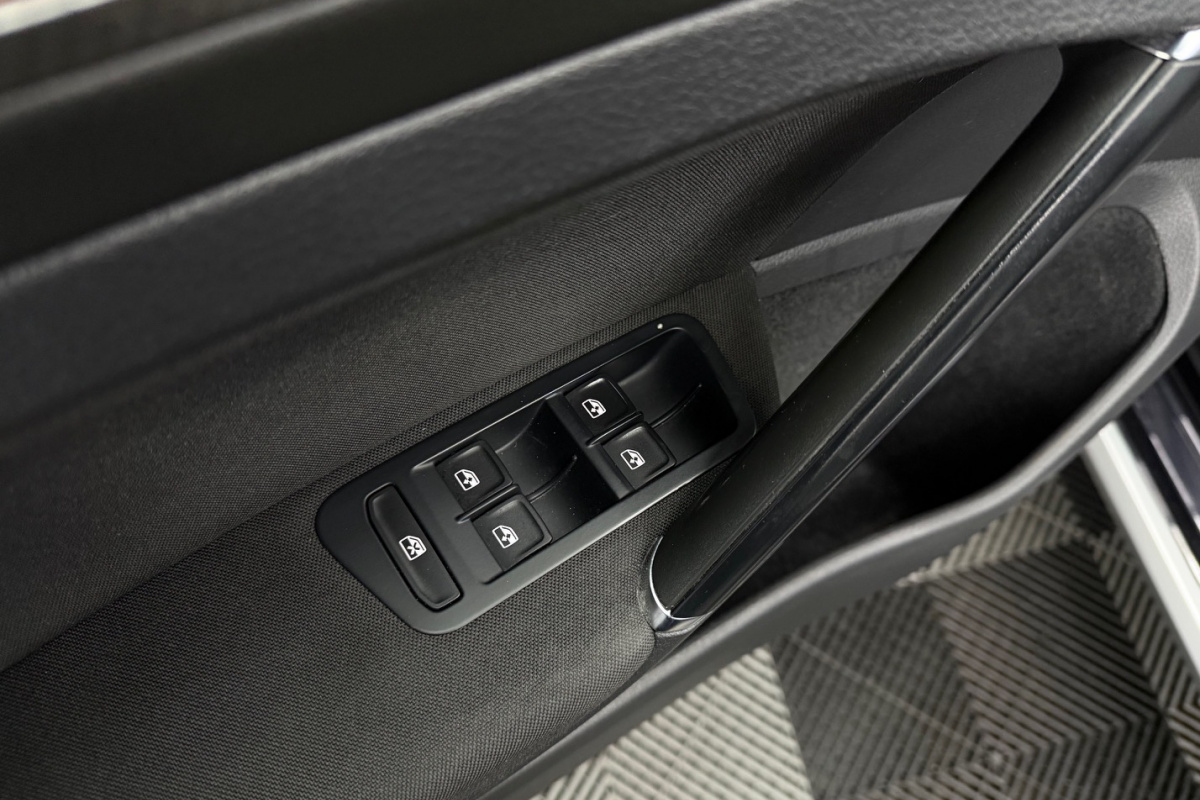 Ponuka vozidiel / Volkswagen Golf Variant Alltrack 1.8 TSI BMT 4MOTION DSG - video