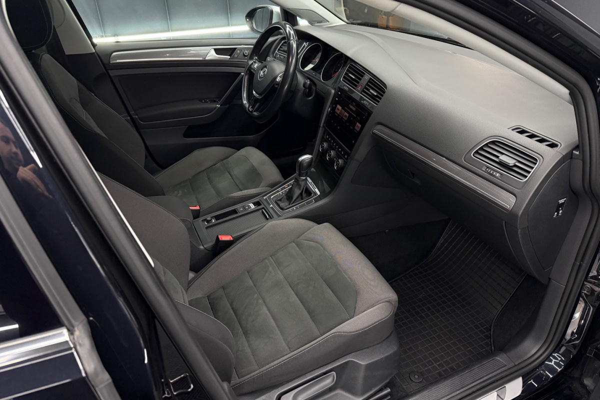 Ponuka vozidiel / Volkswagen Golf Variant Alltrack 1.8 TSI BMT 4MOTION DSG - video