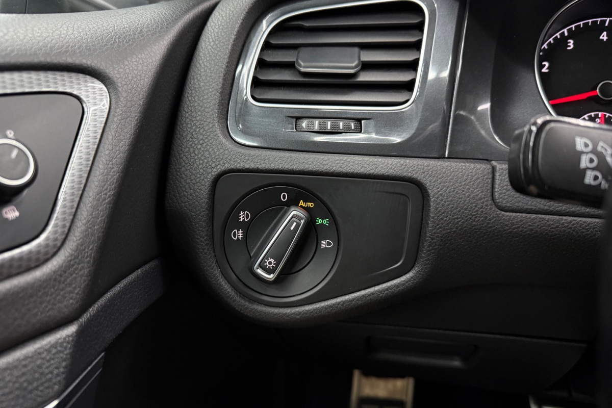 Ponuka vozidiel / Volkswagen Golf Variant Alltrack 1.8 TSI BMT 4MOTION DSG - video Ponuka vozidiel / Volkswagen Golf Variant Alltrack 1.8 TSI BMT 4MOTION DSG - video