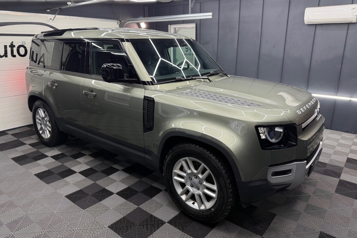 Ponuka vozidiel / Land Rover Defender 110 3.0D I6 D200 MHEV S A/T AWD - video