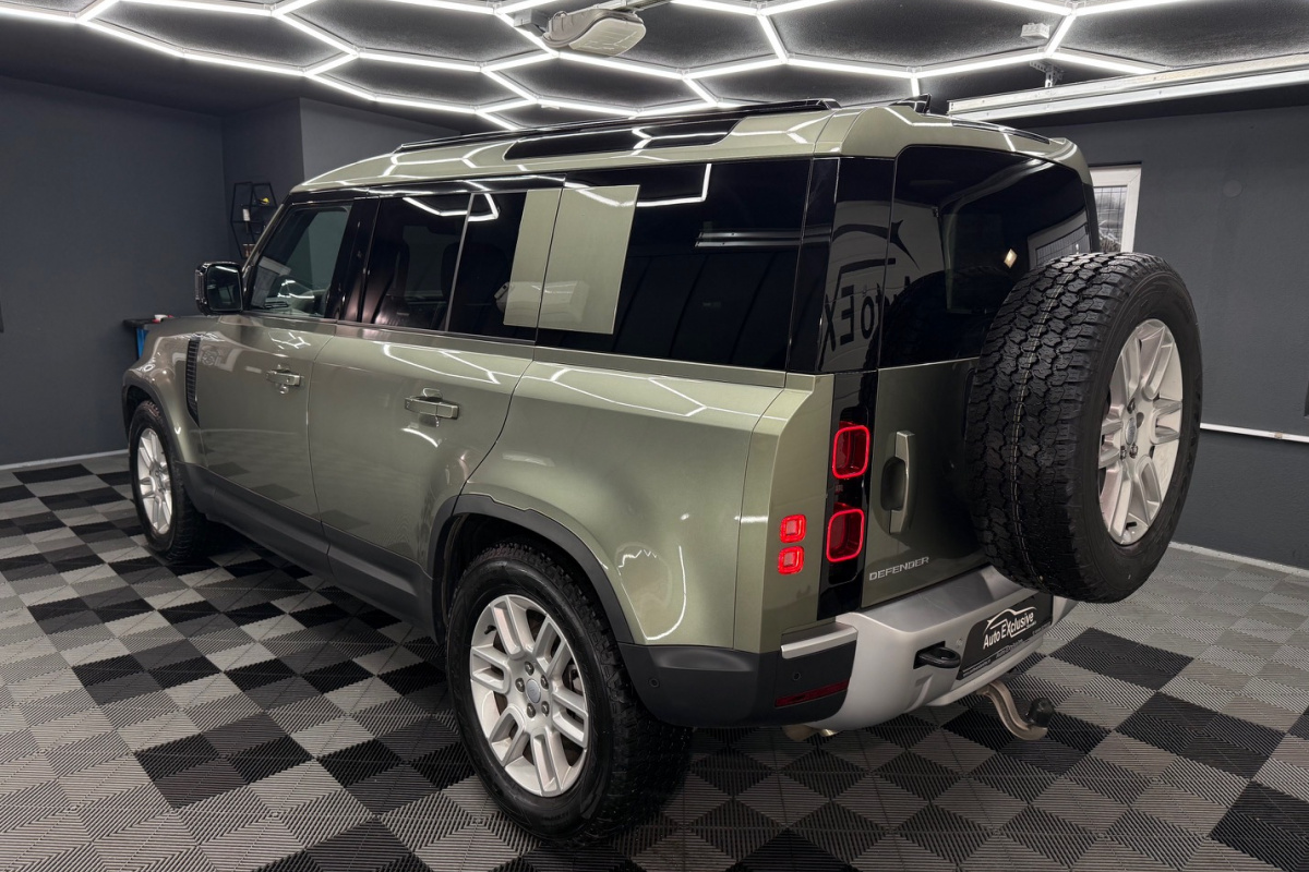 Ponuka vozidiel / Land Rover Defender 110 3.0D I6 D200 MHEV S A/T AWD - video