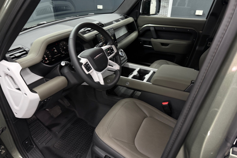 Ponuka vozidiel / Land Rover Defender 110 3.0D I6 D200 MHEV S A/T AWD - video Ponuka vozidiel / Land Rover Defender 110 3.0D I6 D200 MHEV S A/T AWD - video