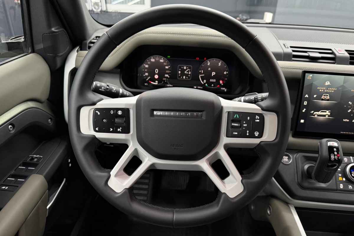 Ponuka vozidiel / Land Rover Defender 110 3.0D I6 D200 MHEV S A/T AWD - video Ponuka vozidiel / Land Rover Defender 110 3.0D I6 D200 MHEV S A/T AWD - video