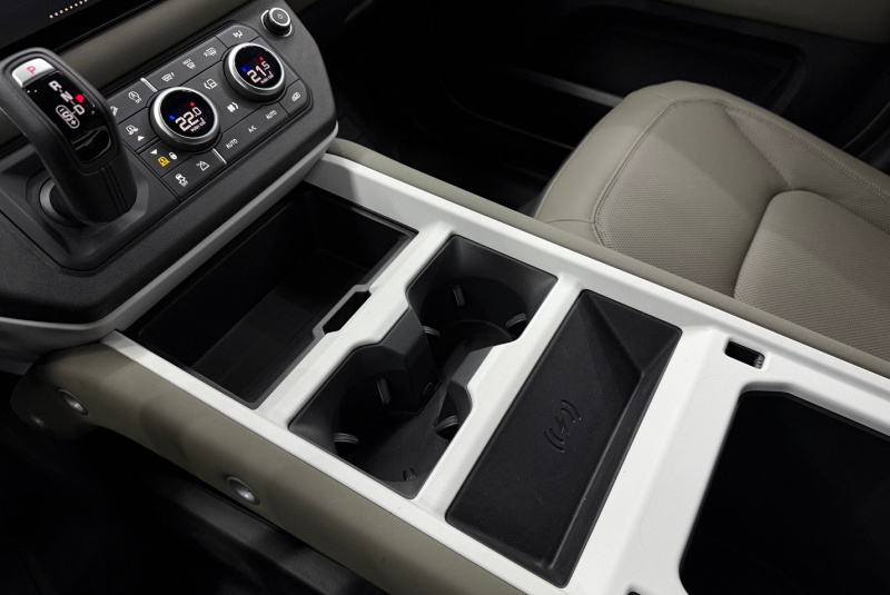  Ponuka vozidiel / Land Rover Defender 110 3.0D I6 D200 MHEV S A/T AWD - video