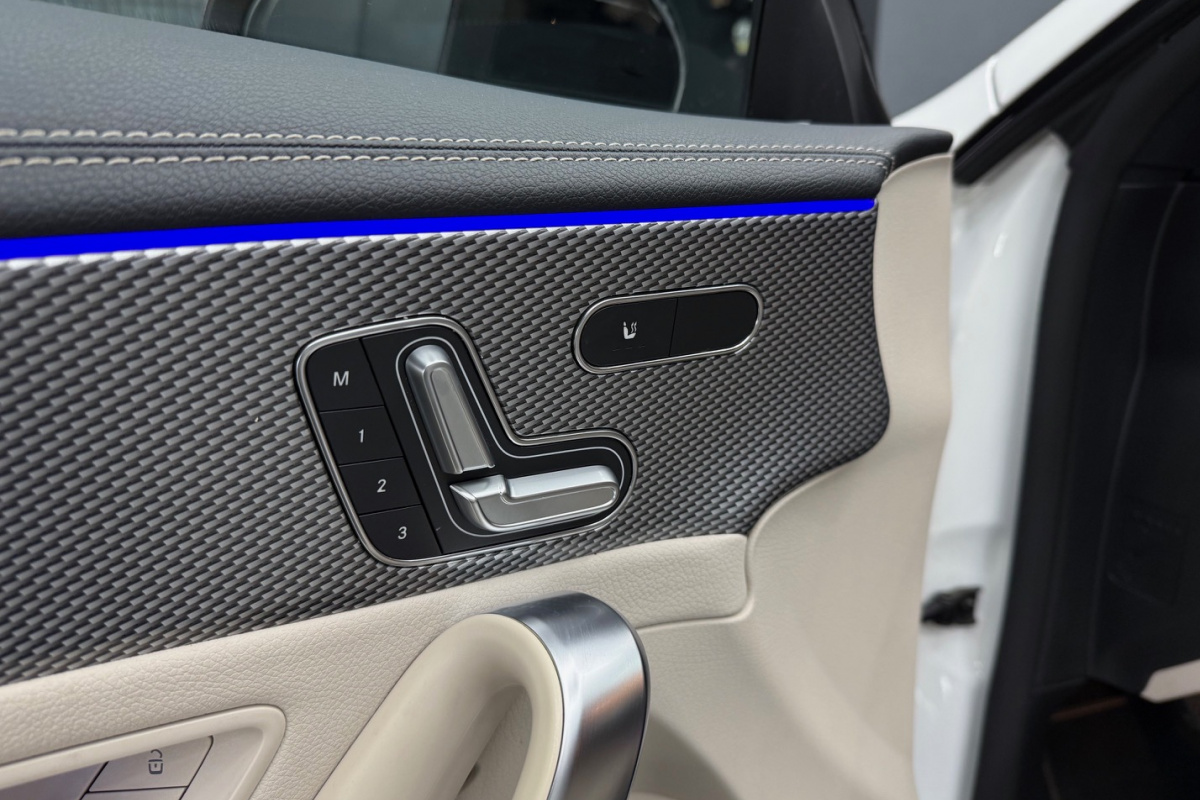 Ponuka vozidiel / Mercedes-Benz CLA Shooting Brake SB 200 A/T - video