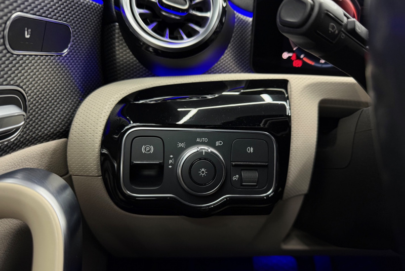  Ponuka vozidiel / Mercedes-Benz CLA Shooting Brake SB 200 A/T - video