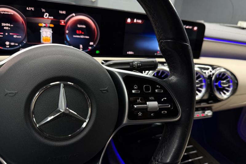  Ponuka vozidiel / Mercedes-Benz CLA Shooting Brake SB 200 A/T - video