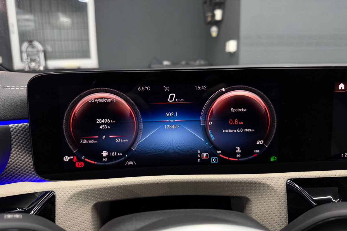 Ponuka vozidiel / Mercedes-Benz CLA Shooting Brake SB 200 A/T - video