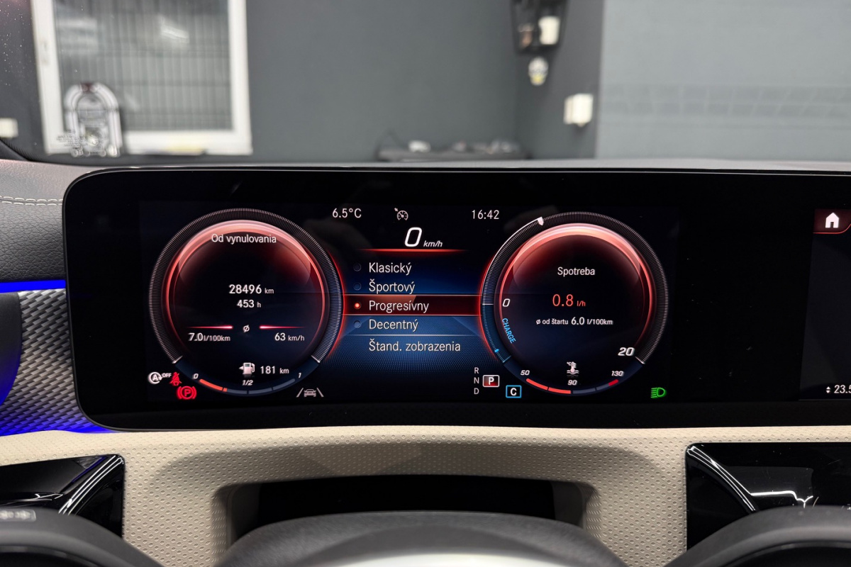 Ponuka vozidiel / Mercedes-Benz CLA Shooting Brake SB 200 A/T - video Ponuka vozidiel / Mercedes-Benz CLA Shooting Brake SB 200 A/T - video