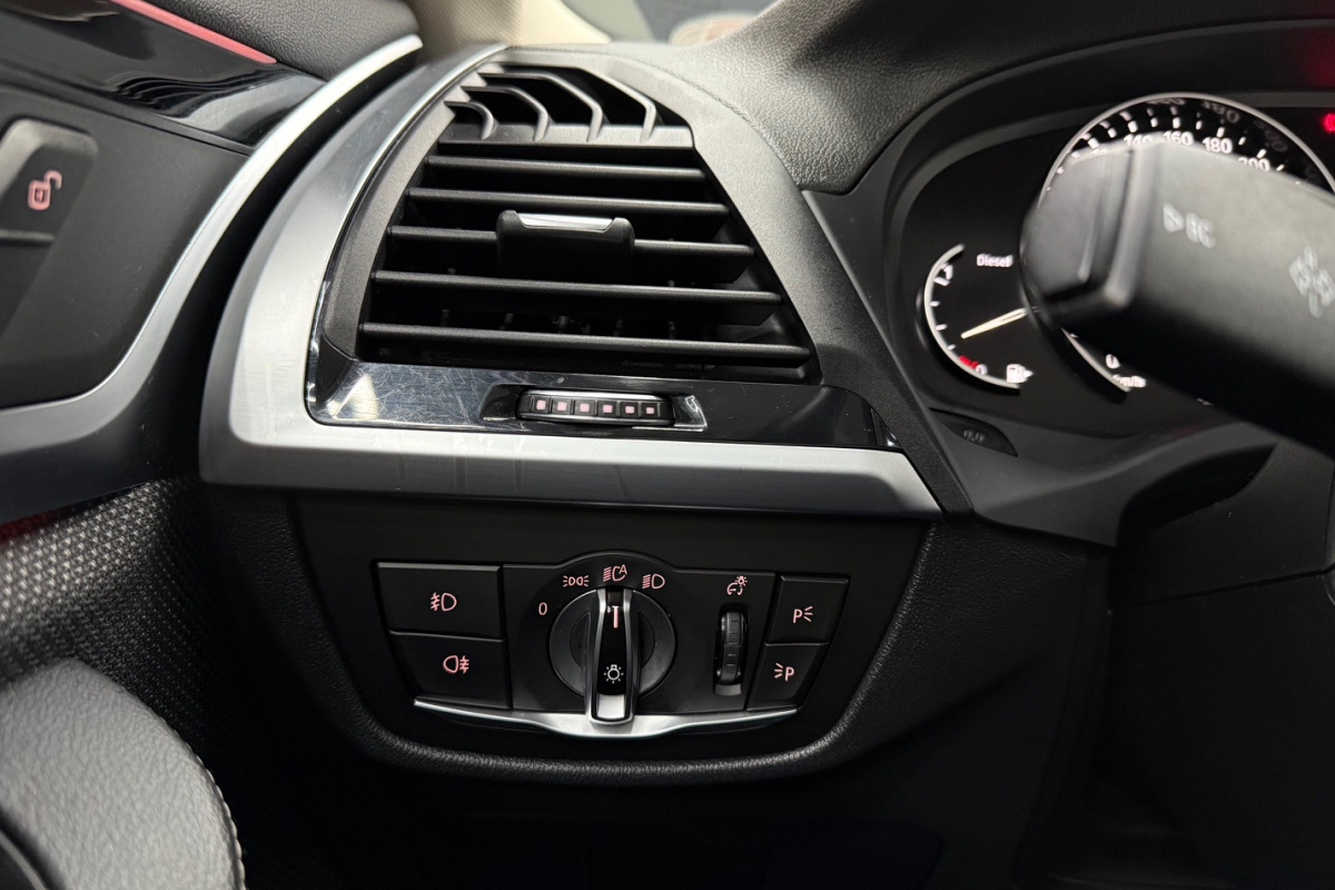 Ponuka vozidiel / BMW X3 xDrive20d xLine A/T - video