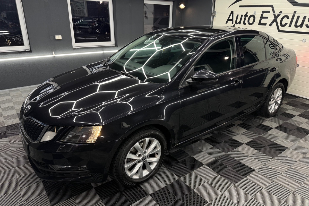 Ponuka vozidiel / Škoda Octavia 1.6 TDI 115k Ambition DSG - video