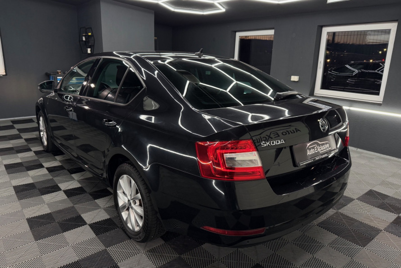 Ponuka vozidiel / Škoda Octavia 1.6 TDI 115k Ambition DSG - video Ponuka vozidiel / Škoda Octavia 1.6 TDI 115k Ambition DSG - video