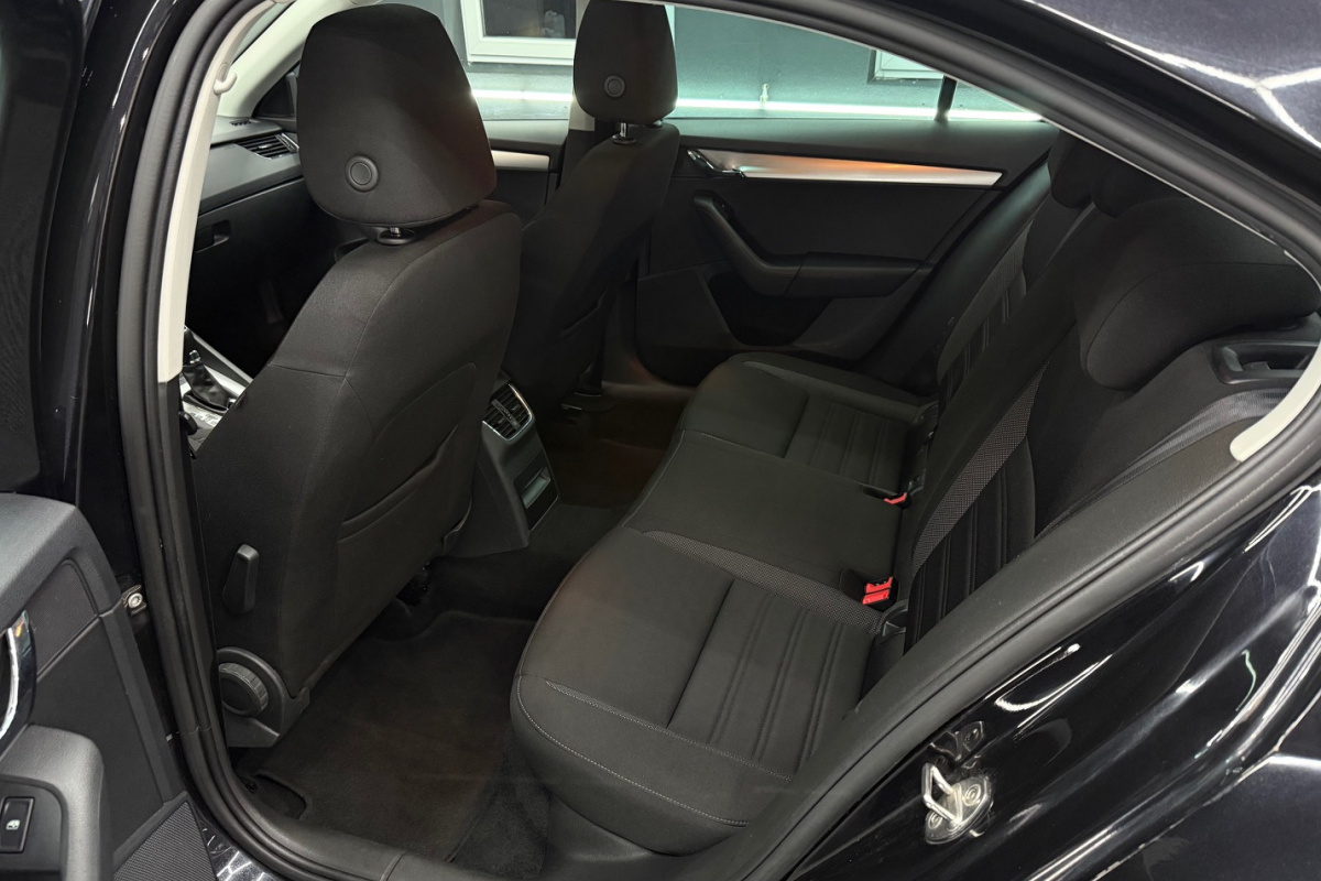 Ponuka vozidiel / Škoda Octavia 1.6 TDI 115k Ambition DSG - video