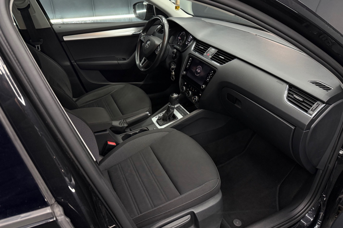 Ponuka vozidiel / Škoda Octavia 1.6 TDI 115k Ambition DSG - video