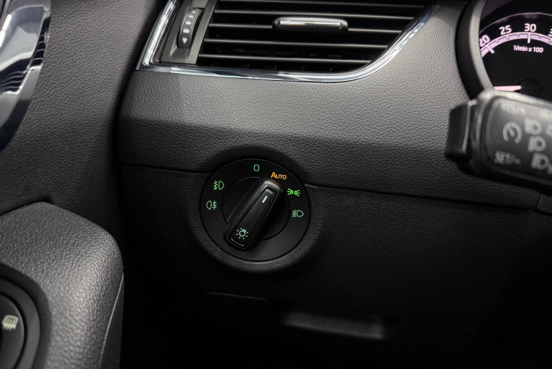 Ponuka vozidiel / Škoda Octavia 1.6 TDI 115k Ambition DSG - video Ponuka vozidiel / Škoda Octavia 1.6 TDI 115k Ambition DSG - video