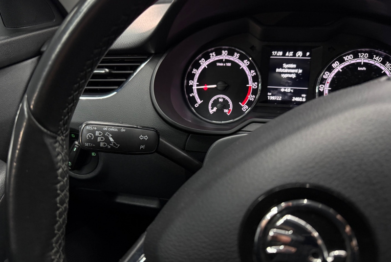  Ponuka vozidiel / Škoda Octavia 1.6 TDI 115k Ambition DSG - video