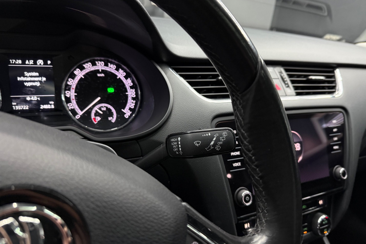 Ponuka vozidiel / Škoda Octavia 1.6 TDI 115k Ambition DSG - video