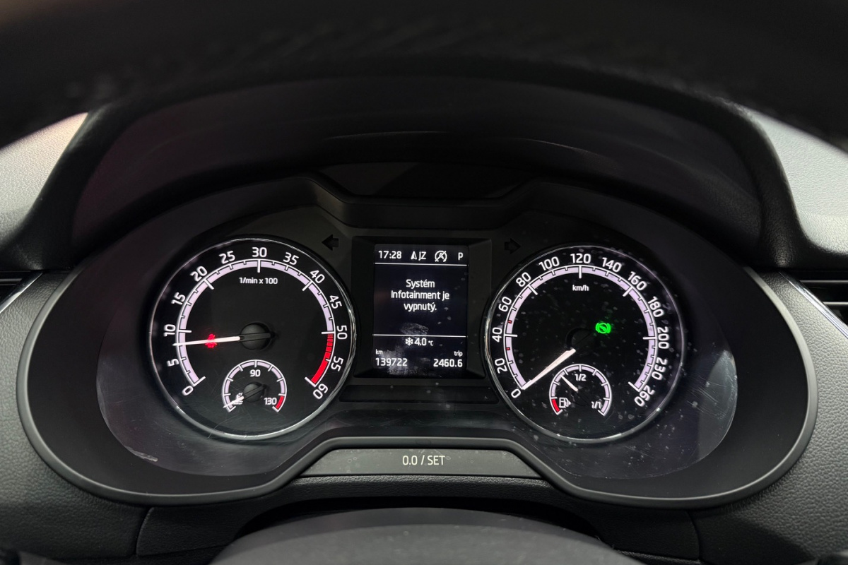 Ponuka vozidiel / Škoda Octavia 1.6 TDI 115k Ambition DSG - video