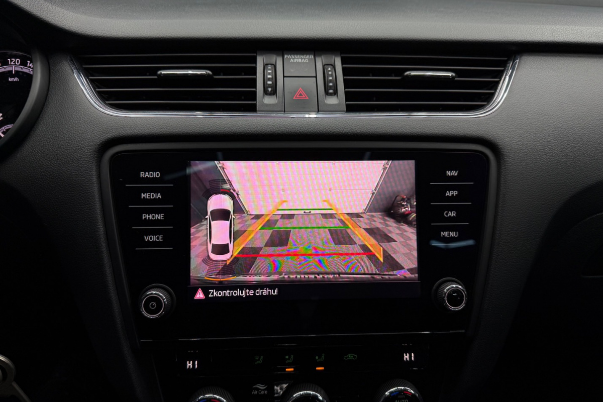 Ponuka vozidiel / Škoda Octavia 1.6 TDI 115k Ambition DSG - video