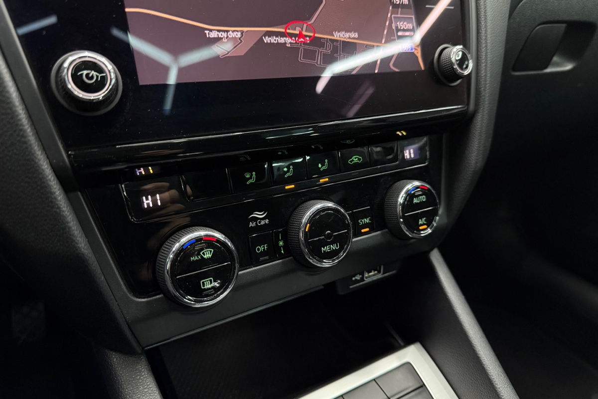 Ponuka vozidiel / Škoda Octavia 1.6 TDI 115k Ambition DSG - video Ponuka vozidiel / Škoda Octavia 1.6 TDI 115k Ambition DSG - video