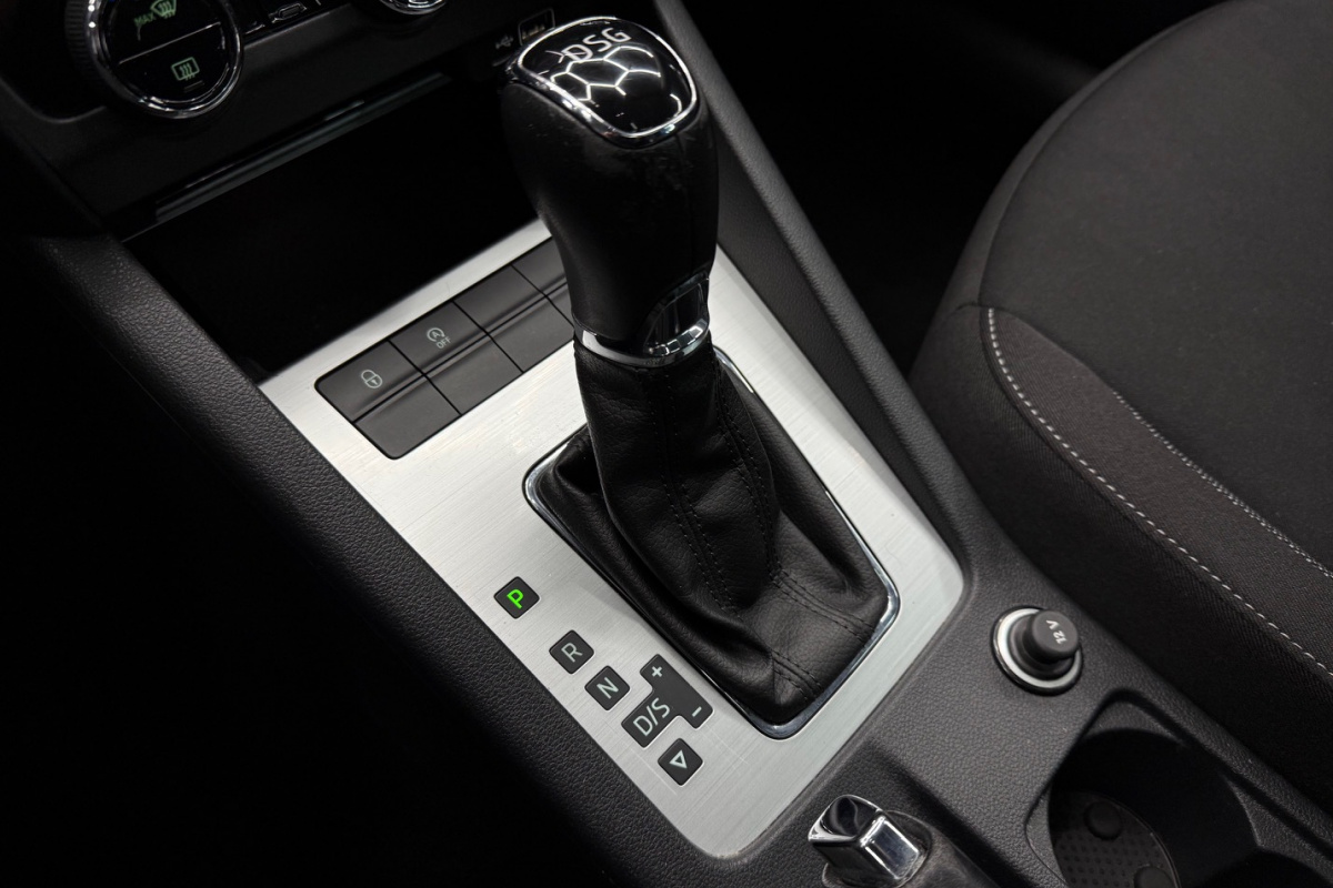 Ponuka vozidiel / Škoda Octavia 1.6 TDI 115k Ambition DSG - video