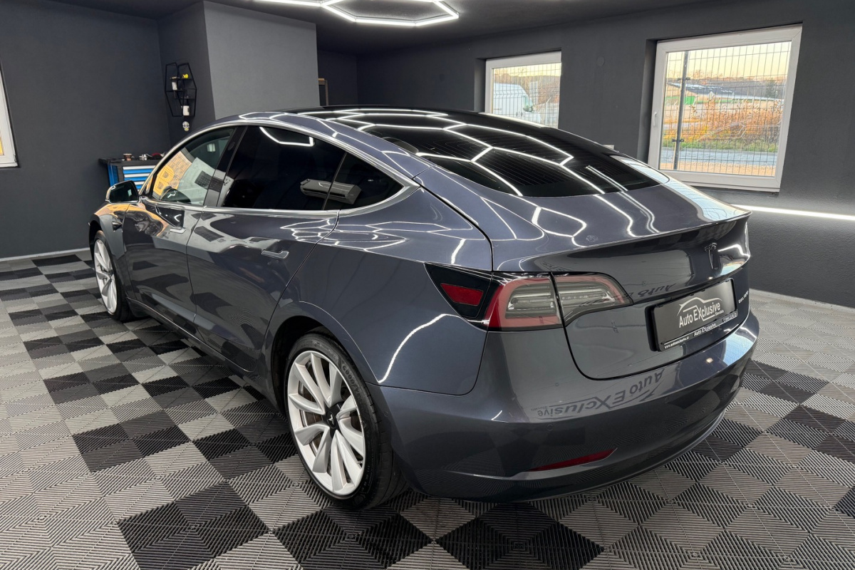 Ponuka vozidiel / Tesla Model 3 Long Range Dual Motor AWD - video