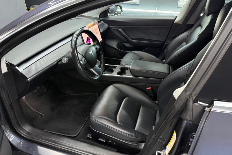 Ponuka vozidiel / Tesla Model 3 Long Range Dual Motor AWD - video Ponuka vozidiel / Tesla Model 3 Long Range Dual Motor AWD - video